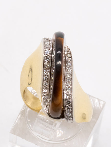 *KAN sculptural retro 1970's wavy ring in 18 kt gold with diamonds & tiger-eye quartz