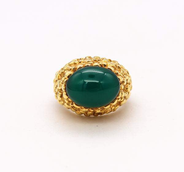 Van Cleef & Arpels 1970 Paris Cocktail Ring In 18kt Gold With 8.27 Cts Oval Chrysoprase