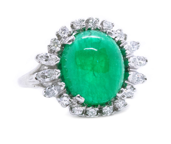 COLOMBIAN 5.85 CT EMERALD CABOCHON & 0.90 CT DIAMONDS 14 KT RING