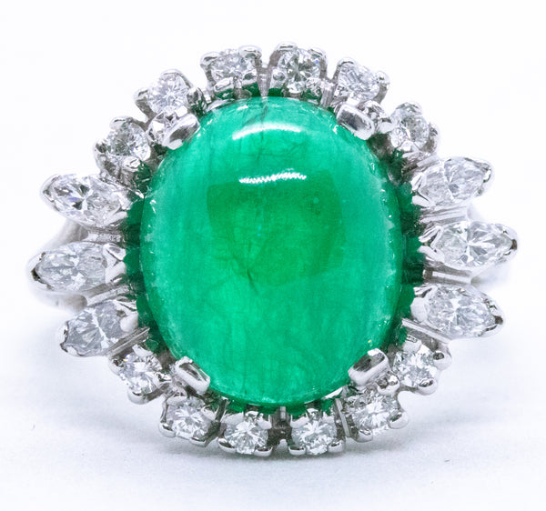 COLOMBIAN 5.85 CT EMERALD CABOCHON & 0.90 CT DIAMONDS 14 KT RING