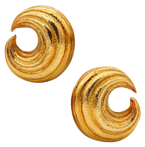 David Webb 1970 New York Crescent Clips-On Earrings In Textured 18Kt Yellow Gold