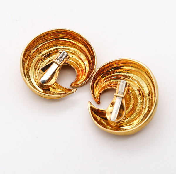 David Webb 1970 New York Crescent Clips-On Earrings In Textured 18Kt Yellow Gold