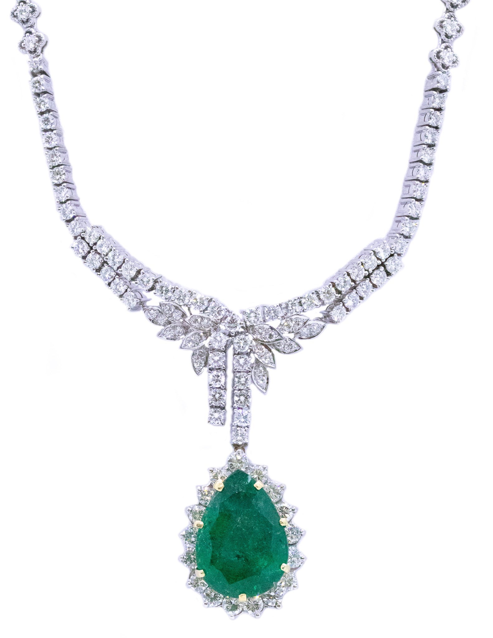 GIA CERTIFIED RARE 21.78 CARATS EMERALD 18 KT GOLD NECKLACE WITH 18.29 Ctw DIAMONDS