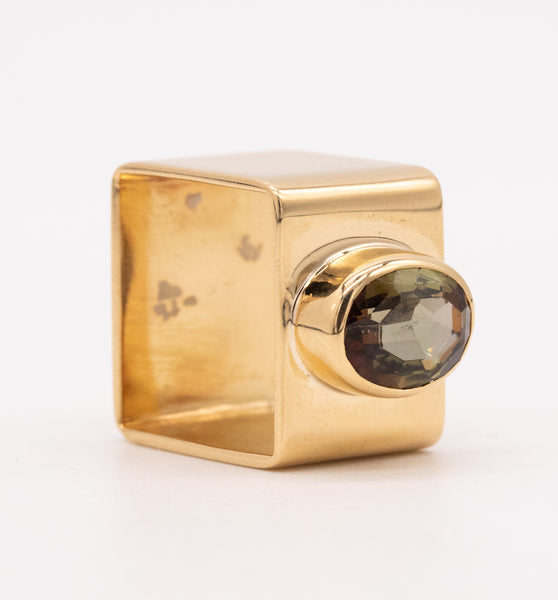 *Cartier Paris 1968 Dinh Van geometric squared ring in 18 kt yellow gold with alexandrite