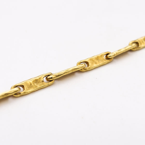 *Ed Wiener 1970 New York hammered 18 kt yellow gold bracelet with textured links