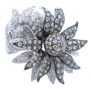 MASSIVE 18 KT COCKTAIL RING WITH 10.83 Cts OF DIAMONDS FLOWERS