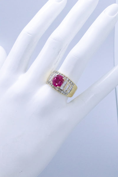 IMPRESSIVE 18 KT RING WITH 6.97 Cts IN DIAMONDS & PINK MADAGASCAR SAPPHIRE