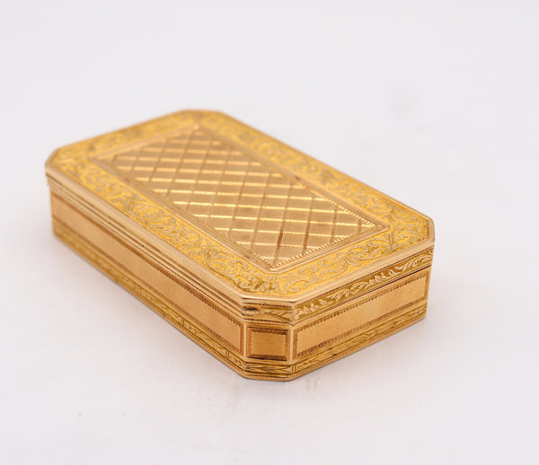 French 1819 1838 Neoclassical Louis XVI Rectangular Snuff Box In Labrated 18Kt Yellow Gold