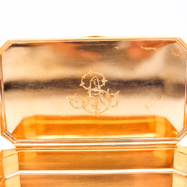 French 1819 1838 Neoclassical Louis XVI Rectangular Snuff Box In Labrated 18Kt Yellow Gold