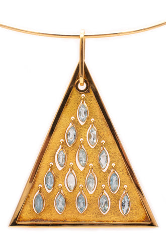 *Guayasamin 1970's very rare kinetic pendant in 18 kt yellow gold with 4.50 cts of Aquamarines