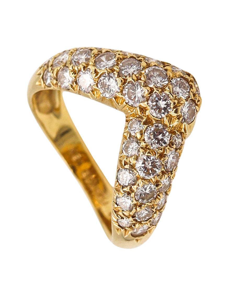 (S)Van Cleef And Arpels 1976 Paris V Ring In 18Kt Yellow Gold With 1.06 Cts In Pave Diamonds