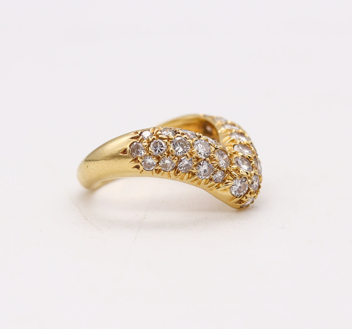 (S)Van Cleef And Arpels 1976 Paris V Ring In 18Kt Yellow Gold With 1.0 ...