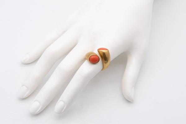 MID CENTURY 1960 TOI ET MOI COCKTAIL RING IN 18 KT GOLD WITH CORAL