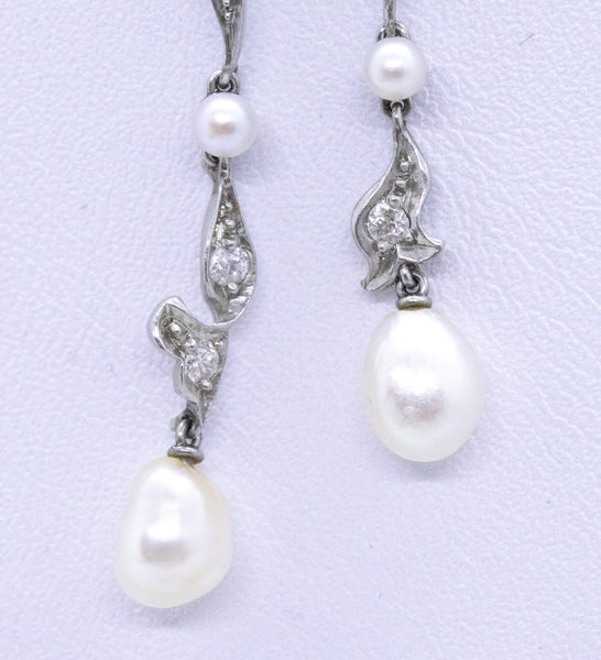 PLATINUM 1910 EDWARDIAN LARIAT WITH DIAMONDS AND NATURAL PEARLS