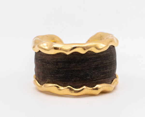 *Van Cleef & Arpels 1967 Paris iconic ring band in 18 kt yellow gold with carved wood