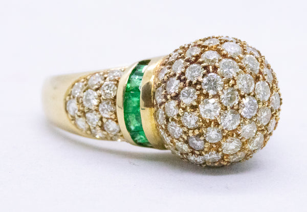 MODERN 18 KT RING WITH 2.71 Cts OF DIAMONDS & EMERALDS