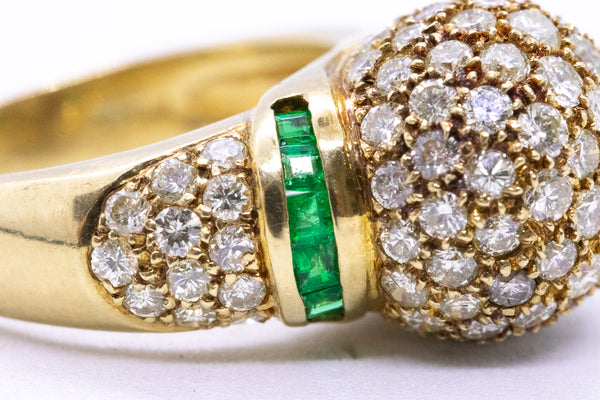 MODERN 18 KT RING WITH 2.71 Cts OF DIAMONDS & EMERALDS