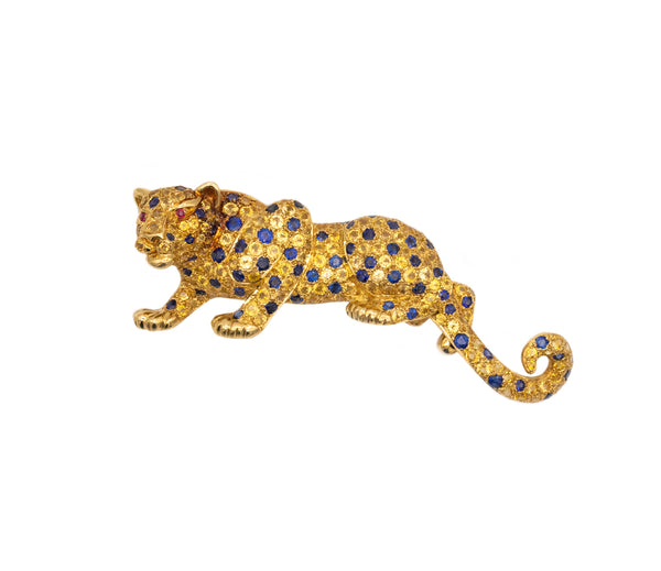 *Jean Vitau panther brooch in 18 kt yellow gold with 16.13 Cts of sapphires