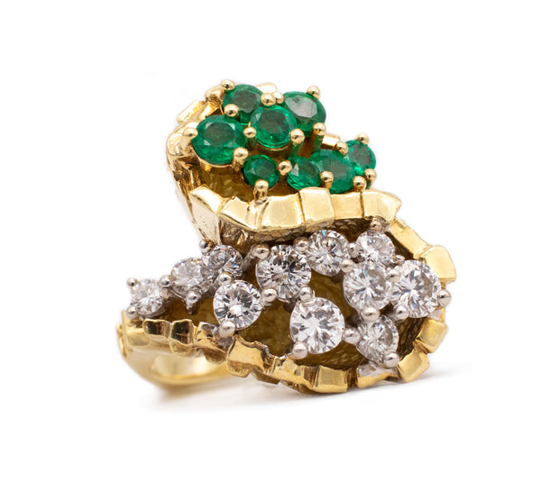Modernist 1970 Bold Cocktail Ring In 18Kt With 3.15 Cts Of Diamonds And Emeralds