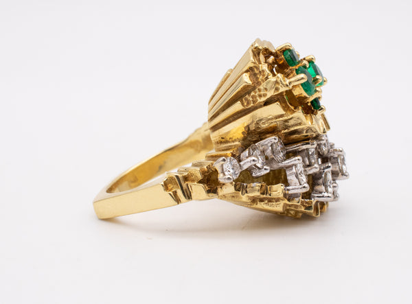 Modernist 1970 Bold Cocktail Ring In 18Kt With 3.15 Cts Of Diamonds And Emeralds