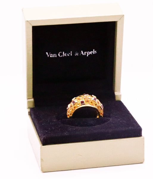 VAN CLEEF & ARPELS VCA 18 KT GOLD SAPPHIRES AND RUBIES RING