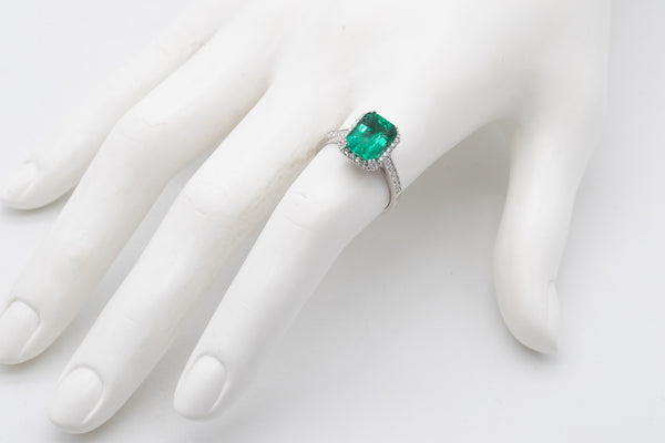 (S)Gia Certified 3.19 Cts Natural Green Emerald Ring In Platinum With VS Diamonds