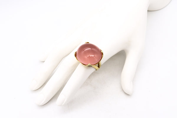 *Kara Ross Large Cocktail ring in 18 kt yellow gold with 53.92 Ctw in diamonds & pink quartz