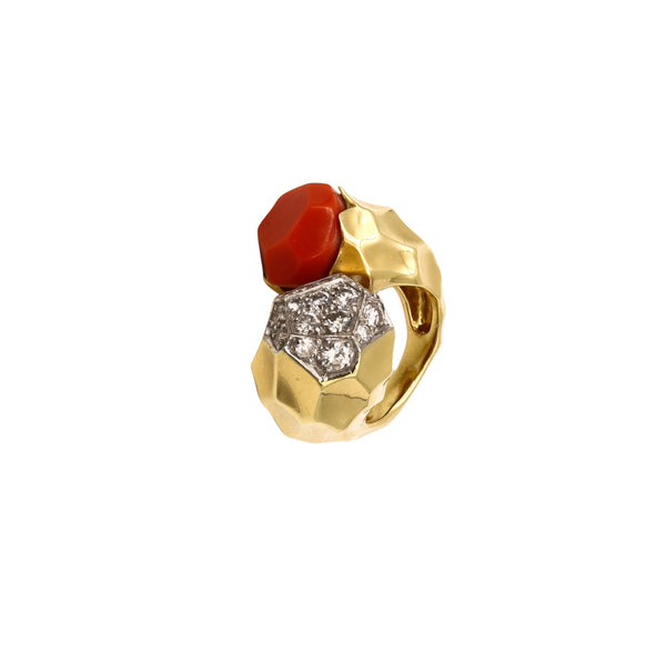 Kutchinsky 1972 London Toi et Moi Ring In 18Kt And Platinum With 1.20 Cts Diamonds And Coral
