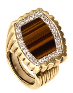*La Triomphe sculptural retro ring in 18 kt gold with diamonds and Tiger Eye