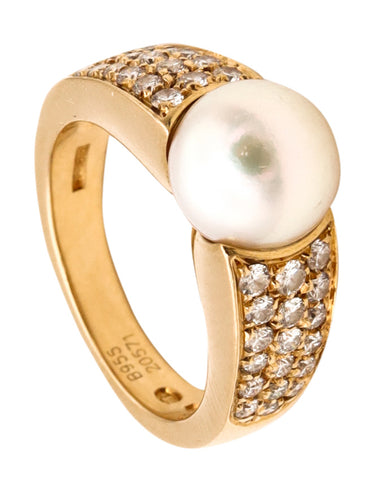 *Boucheron Paris 18 kt gold ring with VS diamonds and Akoya round white pearl