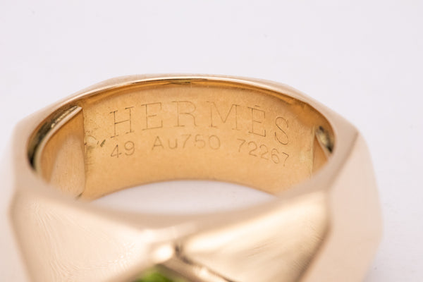 *Hermes Paris 18 kt gold rare "CarnavalA" geometric ring with peridot