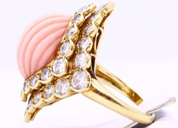 BOUCHERON, PARIS  BY ANDRE VASSORT 18 KT GOLD RING WITH 3.51 Ctw IN VS DIAMONDS & CORAL