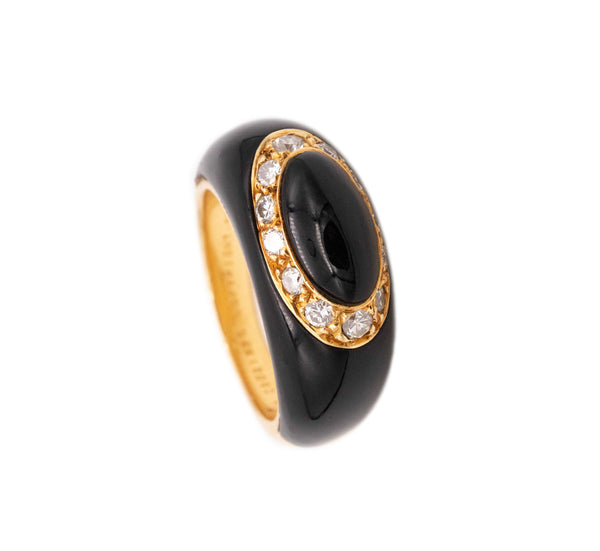 VAN CLEEF & ARPELS 1970 PARIS 18 KT YELLOW GOLD RING WITH VS DIAMONDS AND ONYX