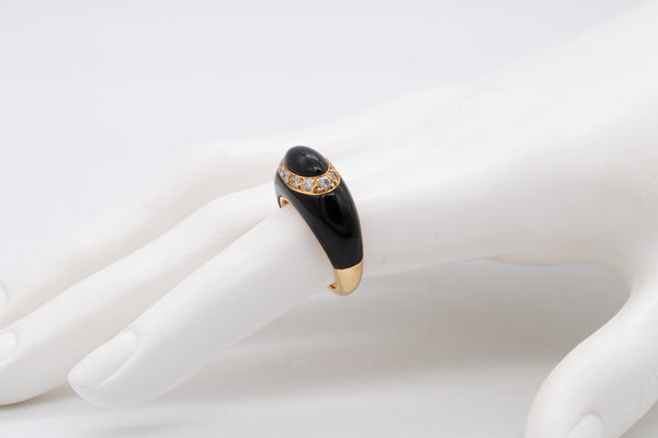 VAN CLEEF & ARPELS 1970 PARIS 18 KT YELLOW GOLD RING WITH VS DIAMONDS AND ONYX