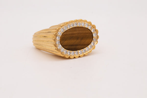 LA TRIOMPHE 1970'S GEOMETRIC RING IN 18 KT GOLD WITH 1.04 Cts IN DIAMONDS & TIGER EYE QUARTZ