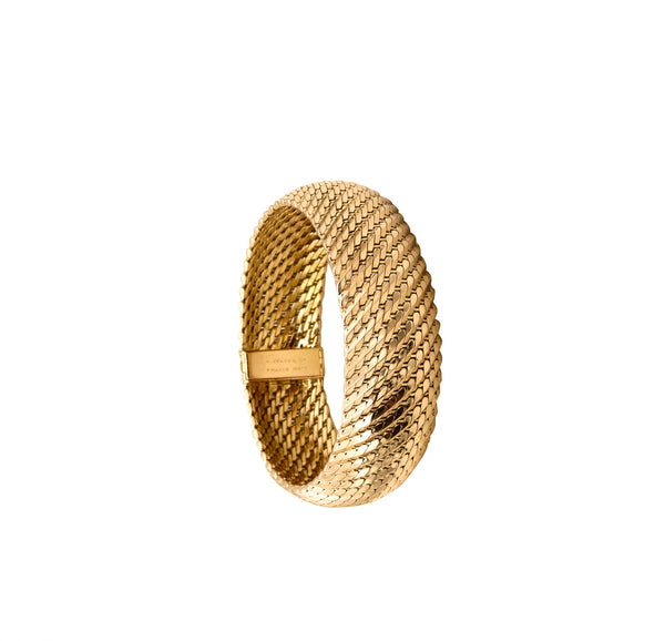 *Tiffany & Co. France 1960 by L’Enfant rare 18 kt gold mesh bracelet bangle