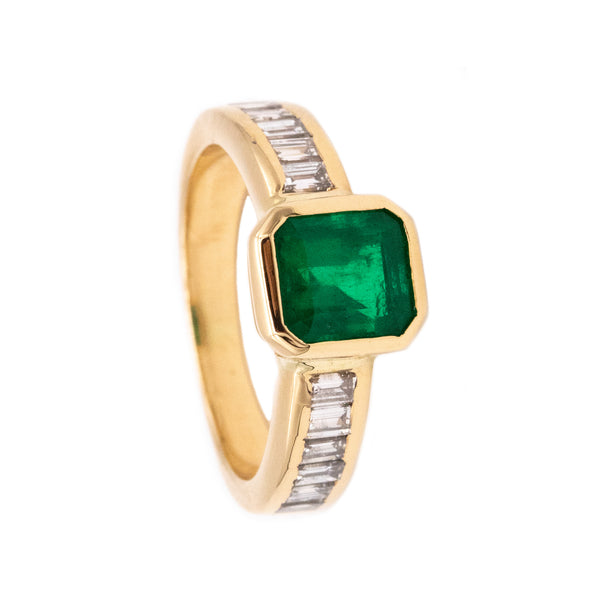 (S)Classic Ring In 18Kt Yellow Gold With 2.16 Cts In Colombian Emerald And Diamonds