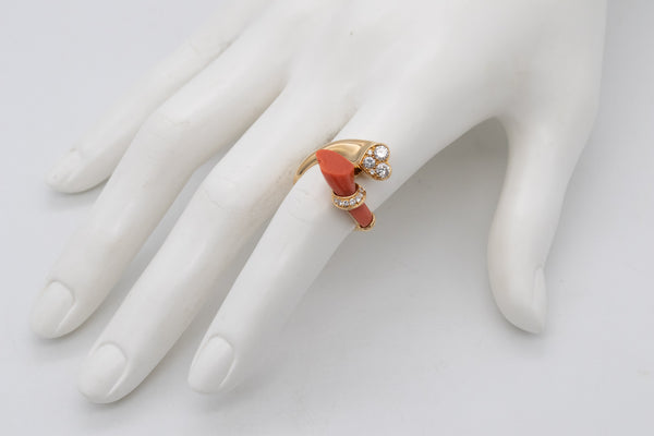 French 1970 Toi Et Moi Ring In 18Kt Yellow Gold With VVS Diamonds And Coral