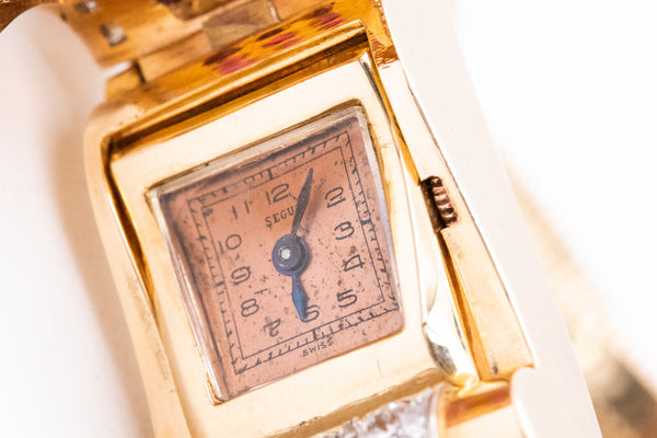 *Art-Deco 1940's bracelet wristwatch in 18 kt gold with 9.66 Ctw of diamonds & rubies