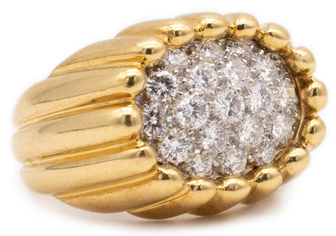 VAN CLEEF & ARPELS 1960'S TARTELETTE RING IN 18 KT GOLD & PLATINUM 1.14 Ctw VVS DIAMONDS