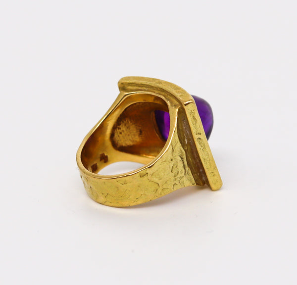 Ed Wiener 1970 Sculptural Cocktail Ring In 18Kt Yellow Gold With Amethyst