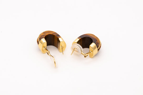 *Maz 1970 Bartholomew Mazza modernist 18 kt gold earrings with carved tiger quartz