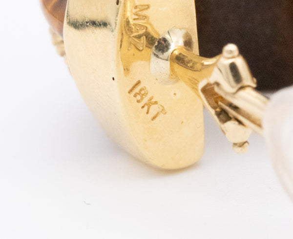 *Maz 1970 Bartholomew Mazza modernist 18 kt gold earrings with carved tiger quartz