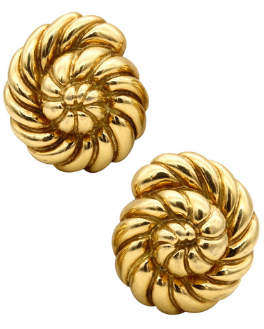 *Verdura Milan rare twisted sculptural clip-earrings in textured 18 kt yellow gold