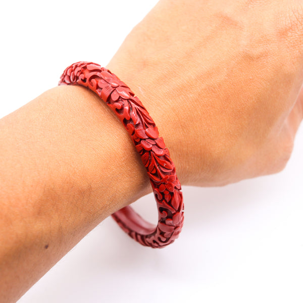 China 1890-1910 Antique Victorian Era Large Carved Floral Bracelet In Red Lacquer Cinnabar Wood