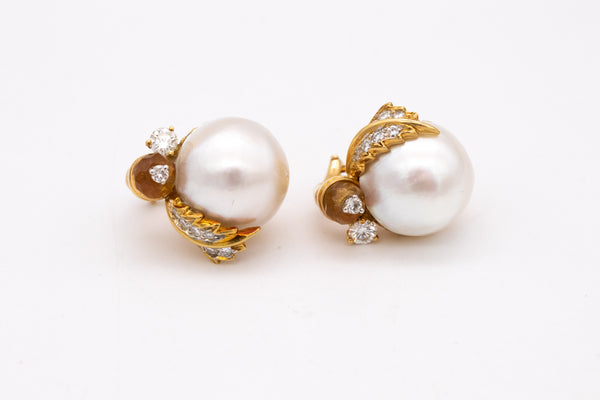 SEAMAN SCHEPPS 18 KT GOLD EARRINGS WITH 15 MM PEARLS AND VS DIAMONDS