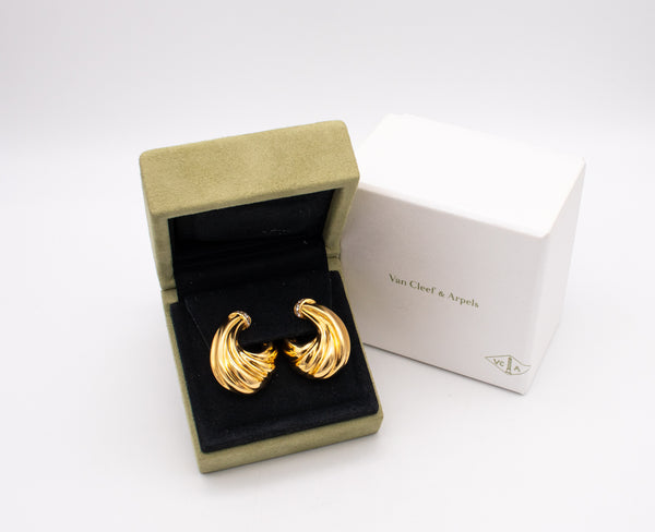 Van Cleef And Arpels 1970 Paris 18Kt Gold Clips Earrings With VVS Diamonds