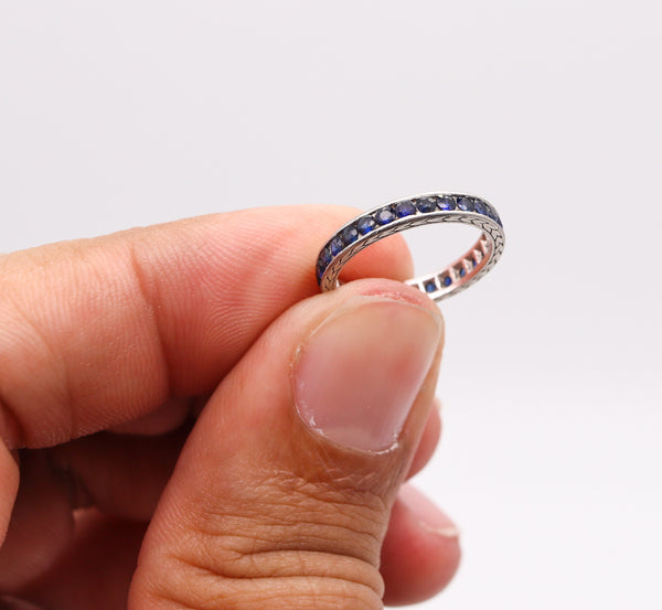 -Art Deco 1930 Eternity Band Ring In Platinum With 1.52 Cts In Round Cut Sapphires