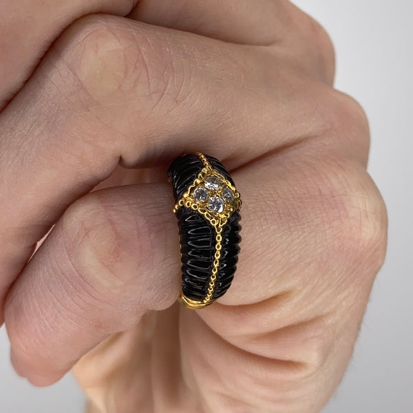 VAN CLEEF & ARPELS 1970 Paris Fluted Onyx Ring In 18Kt Yellow Gold With Diamonds