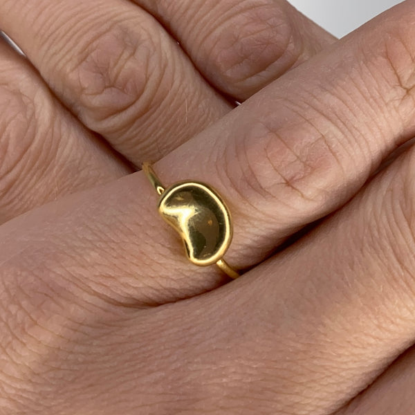 -Tiffany & Co 1977 Elsa Peretti Rare Small Kinetic Bean Ring In 18Kt Yellow Gold
